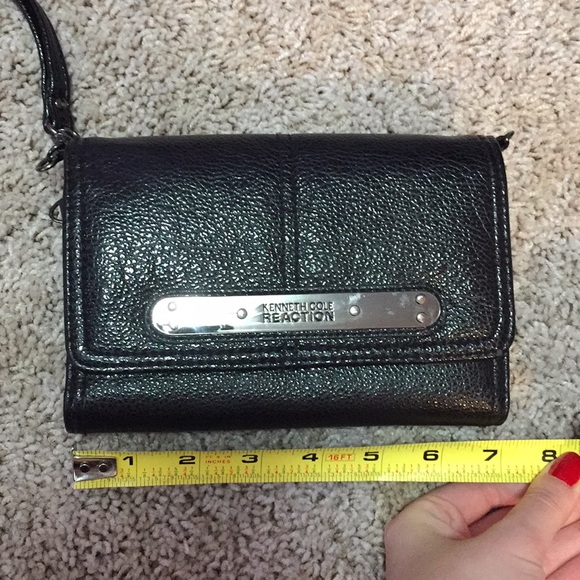 Kenneth Cole Reaction handbag - Picture 6 of 6